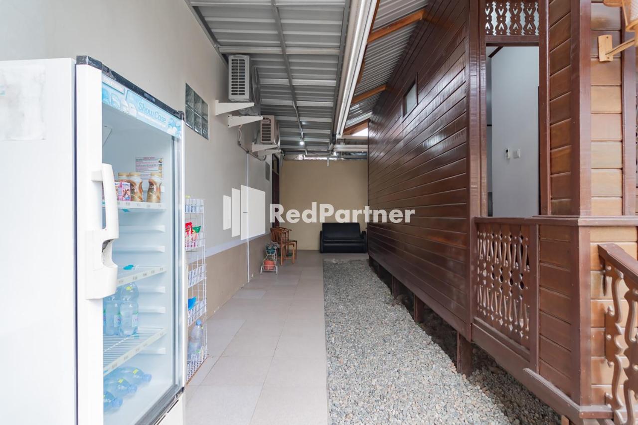 Langkar Guest House Syariah Mitra Reddoorz Samarinda Exterior foto