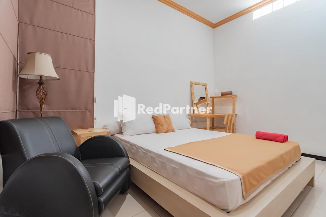Langkar Guest House Syariah Mitra Reddoorz Samarinda Exterior foto